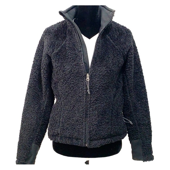 Mountain Hardwear Jackets & Blazers - Mountain Hardwear black zip up Sherpa Fleece EUC